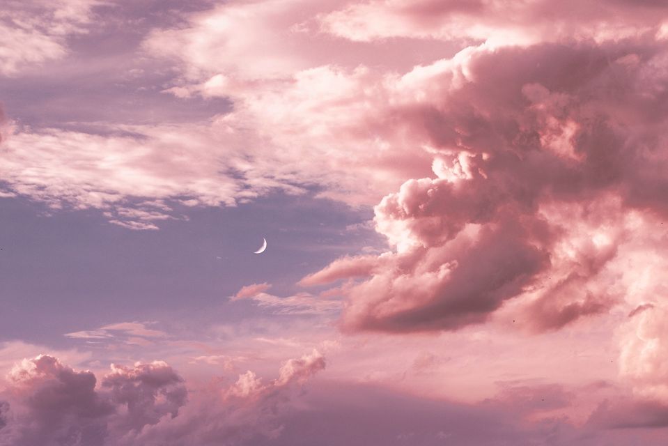 Różowo-błękitne chmury